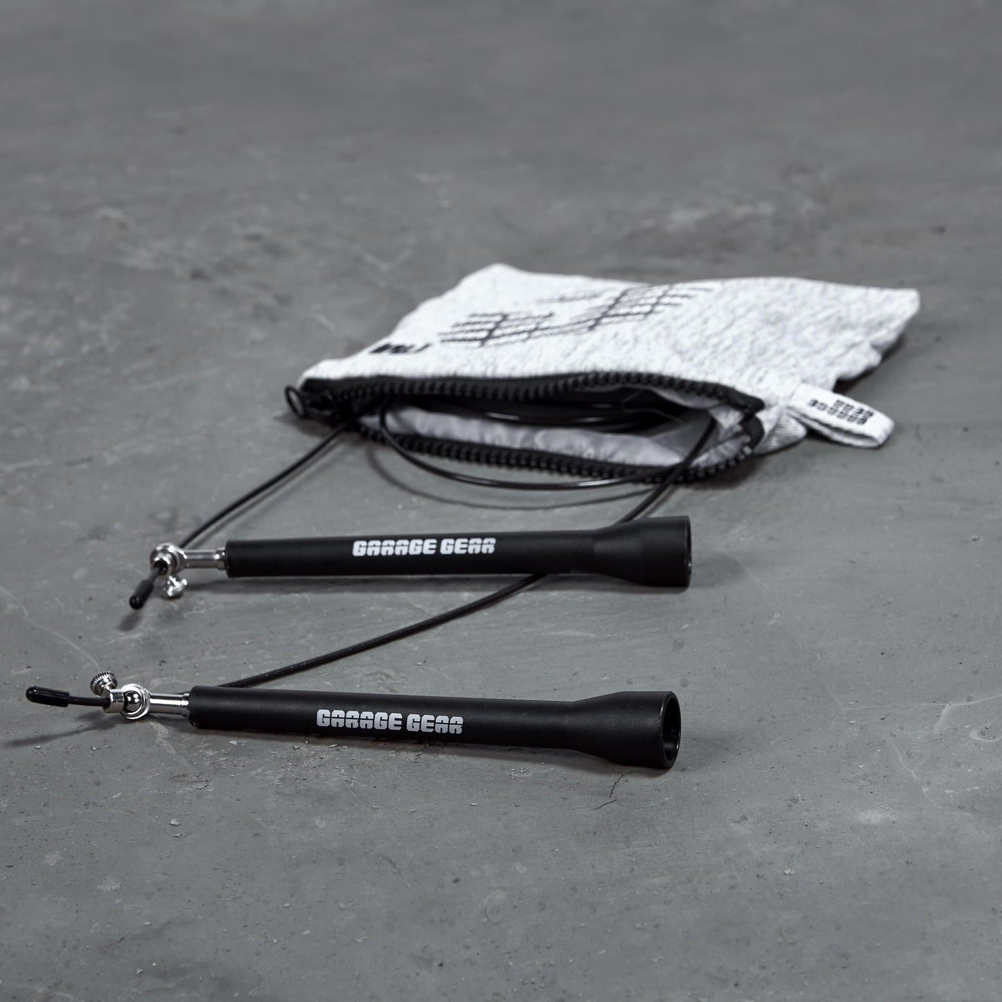 A speed rope, 3-meter adjustable length steel wire coated with PVC cover chord